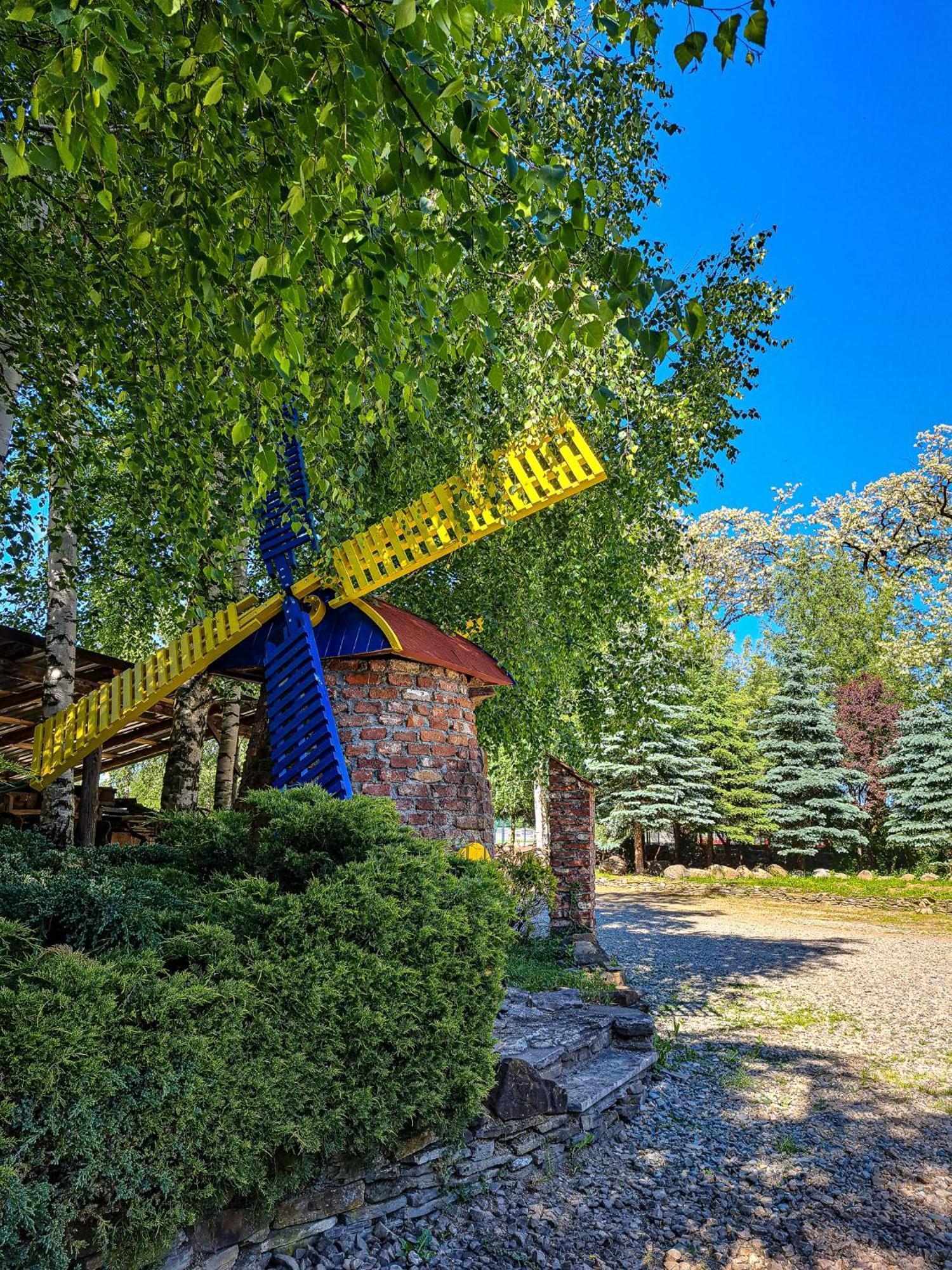 Hotel Restauracja Jas Wedrowniczek Rymanów Dış mekan fotoğraf