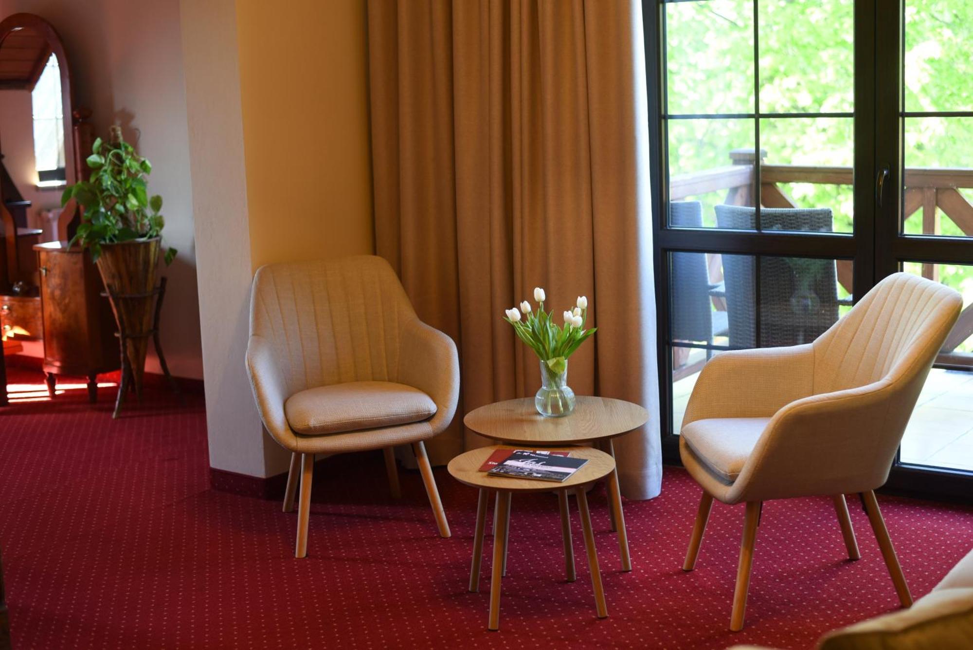 Hotel Restauracja Jas Wedrowniczek Rymanów Dış mekan fotoğraf