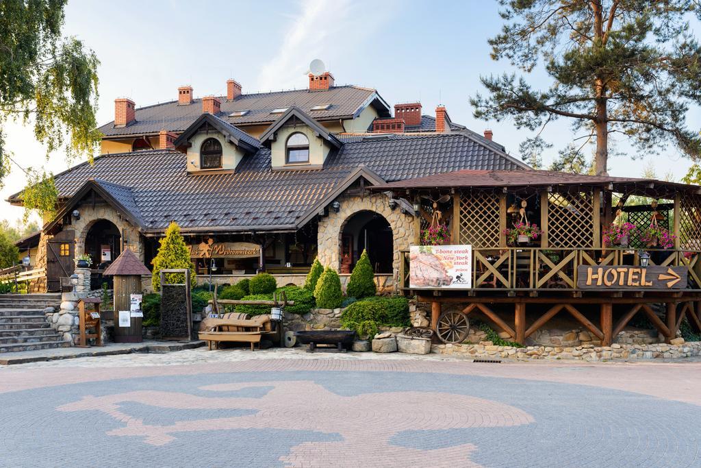 Hotel Restauracja Jas Wedrowniczek Rymanów Dış mekan fotoğraf